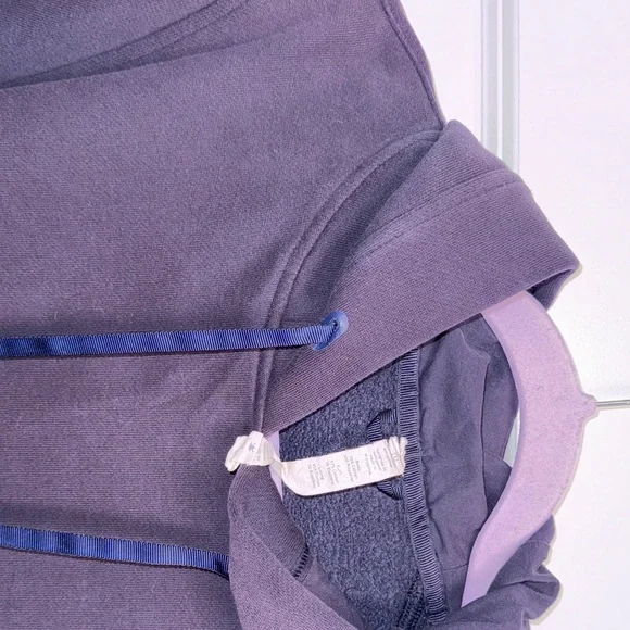 Lululemon FADED/Color washed hoodie- dark blue (needs to be re-dyed) - Picture 12 of 15